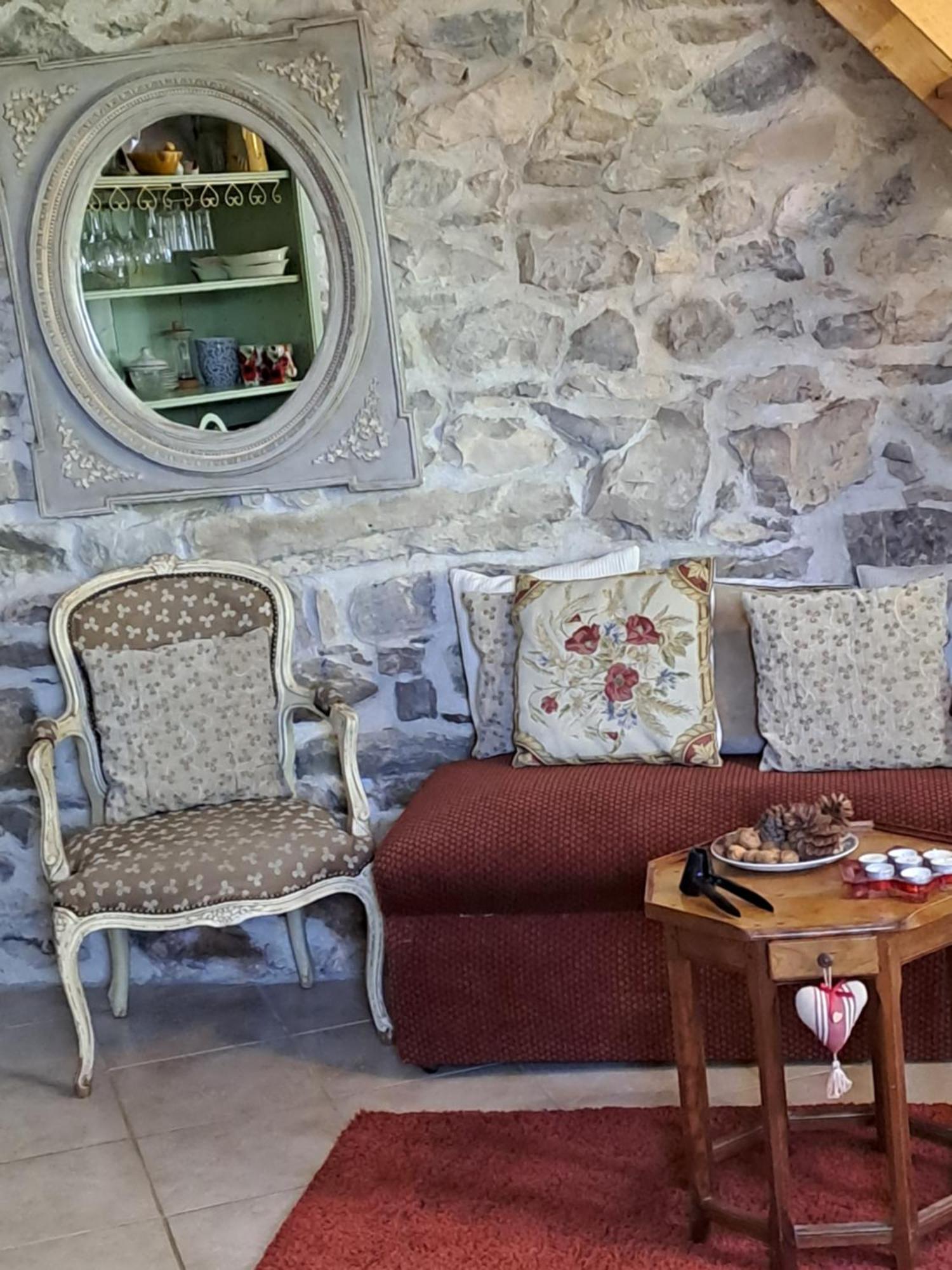 Le Gite De Sainte Valiere Piscine Et Spa Exteriör bild